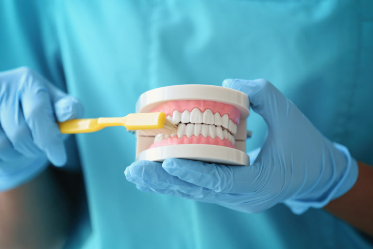 Kompleksowe leczenie stomatologiczne – znajdź ścieżkę do zdrowej i pięknego uśmiechu.